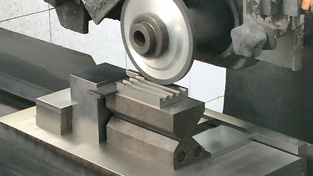 Service de meulage de surface CNC de haute précision