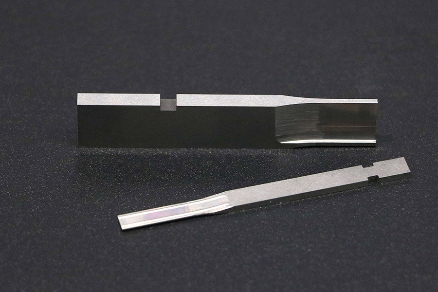 Poinçons et inserts de matrice en carbure pour presse à outils d'estampage pour l'industrie des terminaux de connecteurs