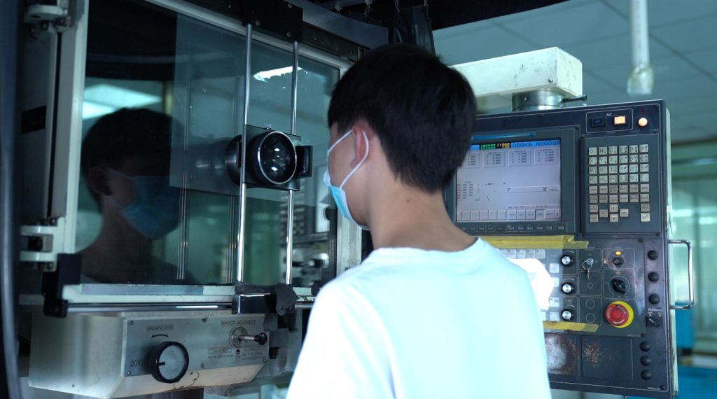 Profile Grinder with a magnifier system