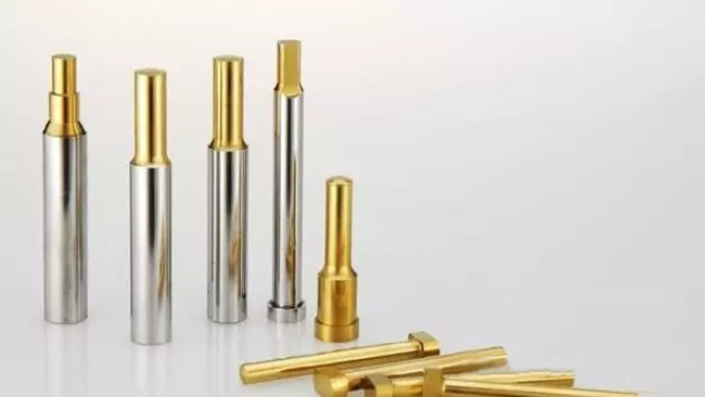 structure des poinçons dans le moule d'estampage