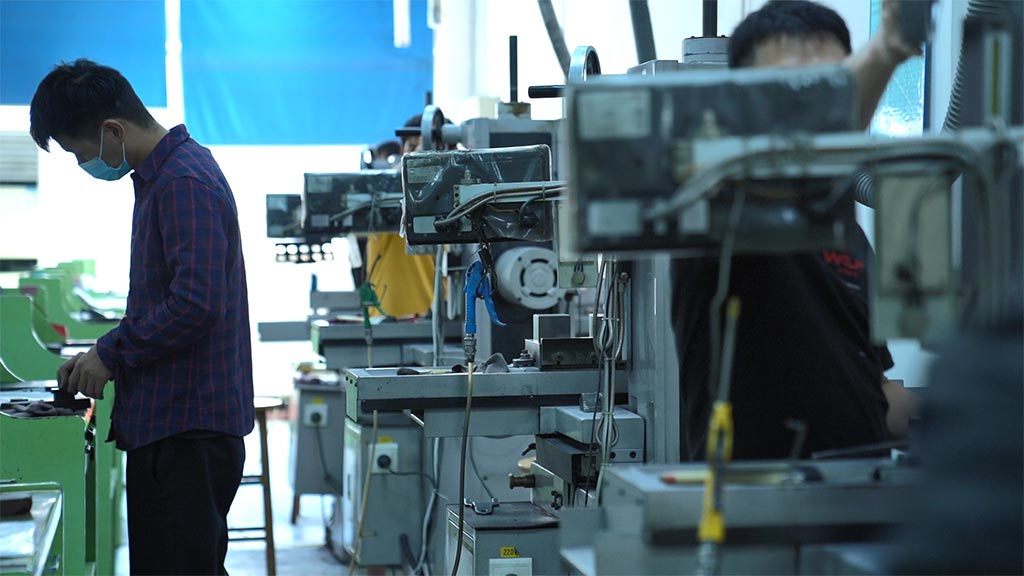 estampage-composants-matrices-usine-d'usinage-cnc